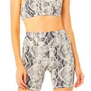 Alo Yoga Snakeskin Vapor high-waist biker shorts